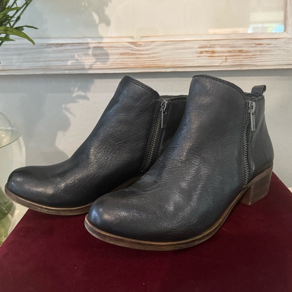 Lucky Brand Basel Black Leather Ankle Booties Side Zip Size 8 - Picture 5 of 7